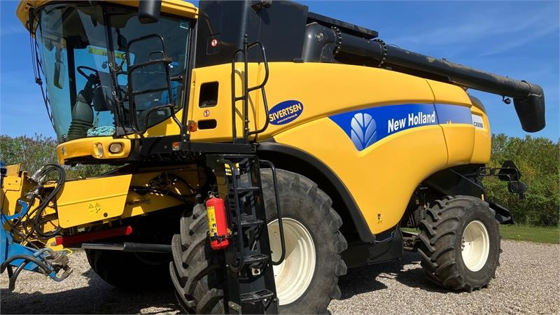New Holland CX 8080 SLH med 30 fods Varifeed - Mietitrebbia: foto 1 New Holland CX 8080 SLH med 30 fods Varifeed - Mietitrebbia: foto 1