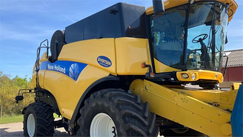 New Holland CX 8080 SLH med 30 fods Varifeed - Mietitrebbia: foto 2 New Holland CX 8080 SLH med 30 fods Varifeed - Mietitrebbia: foto 2