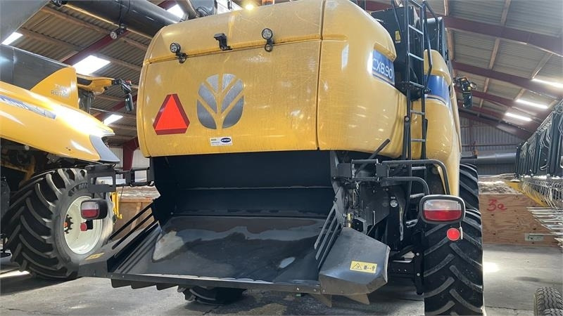 New Holland CX8.90 SLH - Mietitrebbia: foto 3 New Holland CX8.90 SLH - Mietitrebbia: foto 3