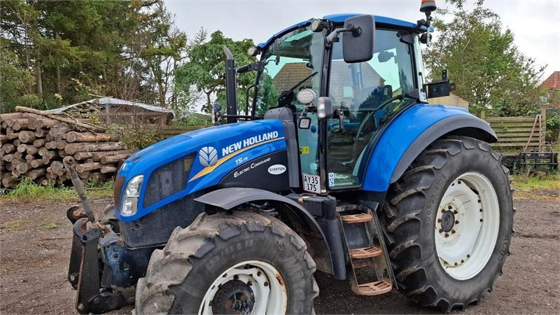 New Holland T5.115 EC - Trattore: foto 1 New Holland T5.115 EC - Trattore: foto 1