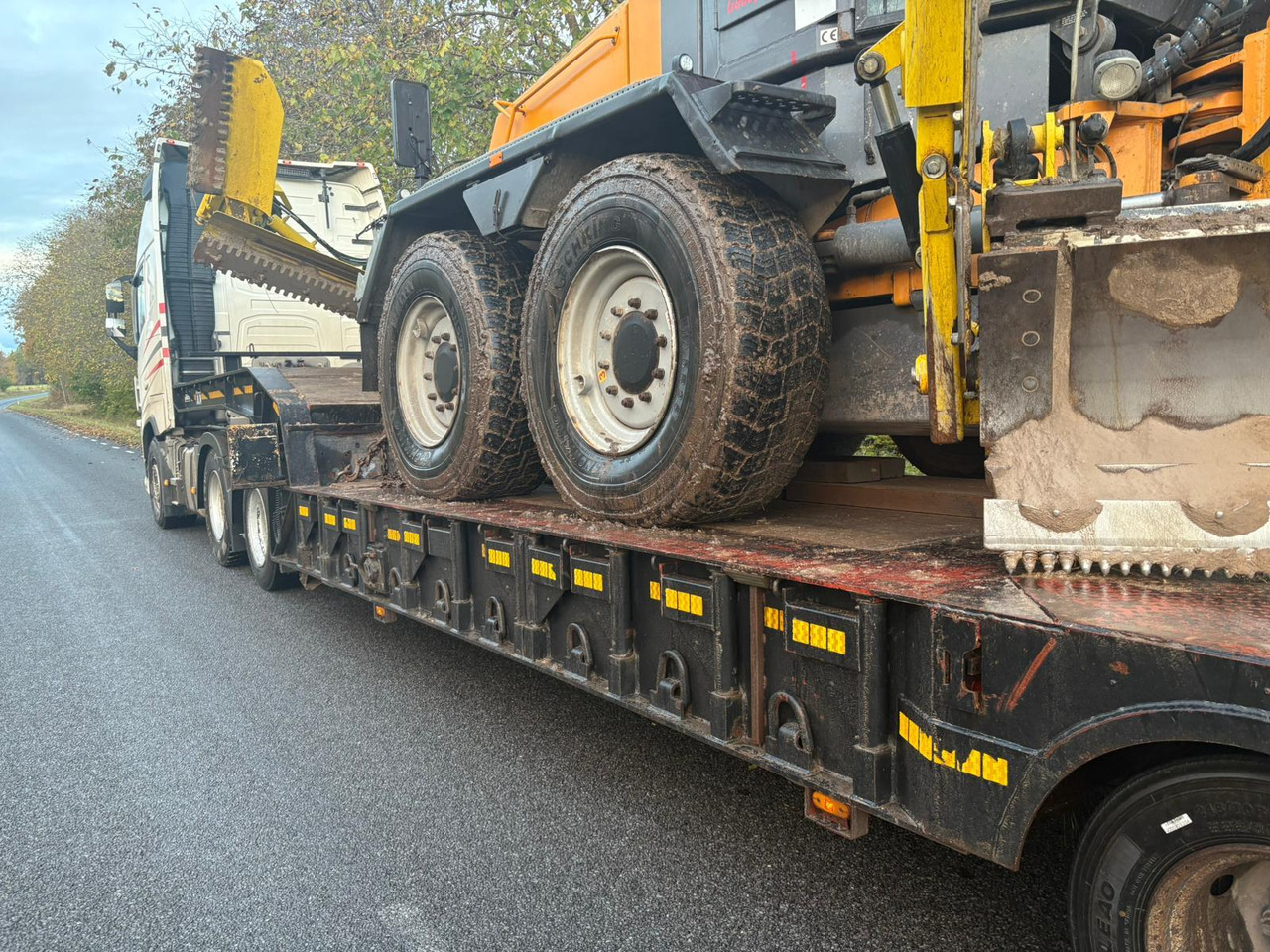 ANDOVER SFCLEX 67 - Semirimorchio bisarca: foto 4 ANDOVER SFCLEX 67 - Semirimorchio bisarca: foto 4