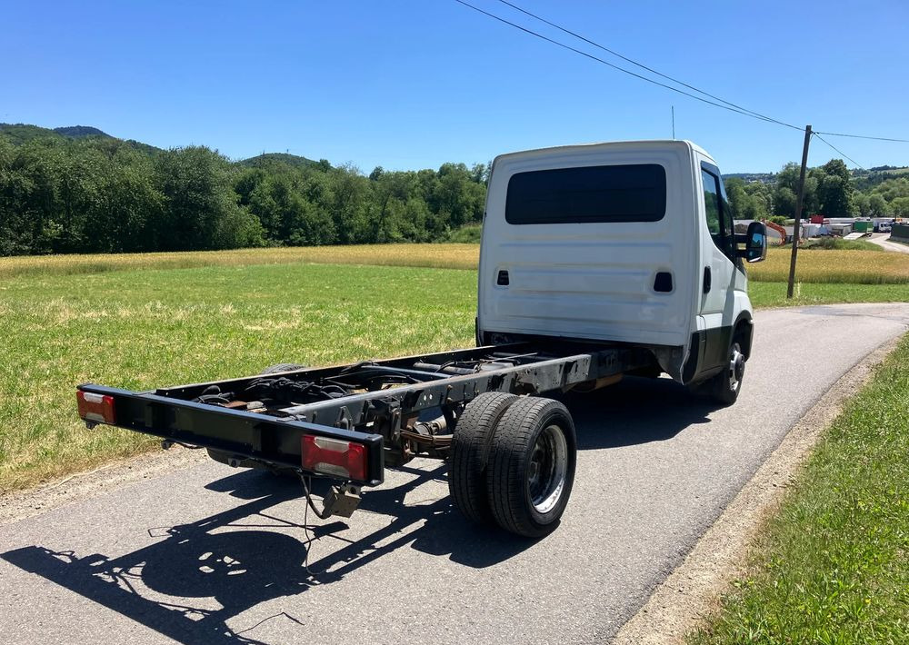 Iveco DAILY 35C13 ramo do zabudowy kiper wywrotka - Autocarro telaio: foto 3 Iveco DAILY 35C13 ramo do zabudowy kiper wywrotka - Autocarro telaio: foto 3