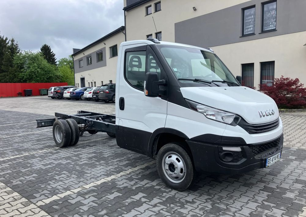 Iveco DAILY 35C13 ramo do zabudowy kiper wywrotka - Autocarro telaio: foto 2 Iveco DAILY 35C13 ramo do zabudowy kiper wywrotka - Autocarro telaio: foto 2