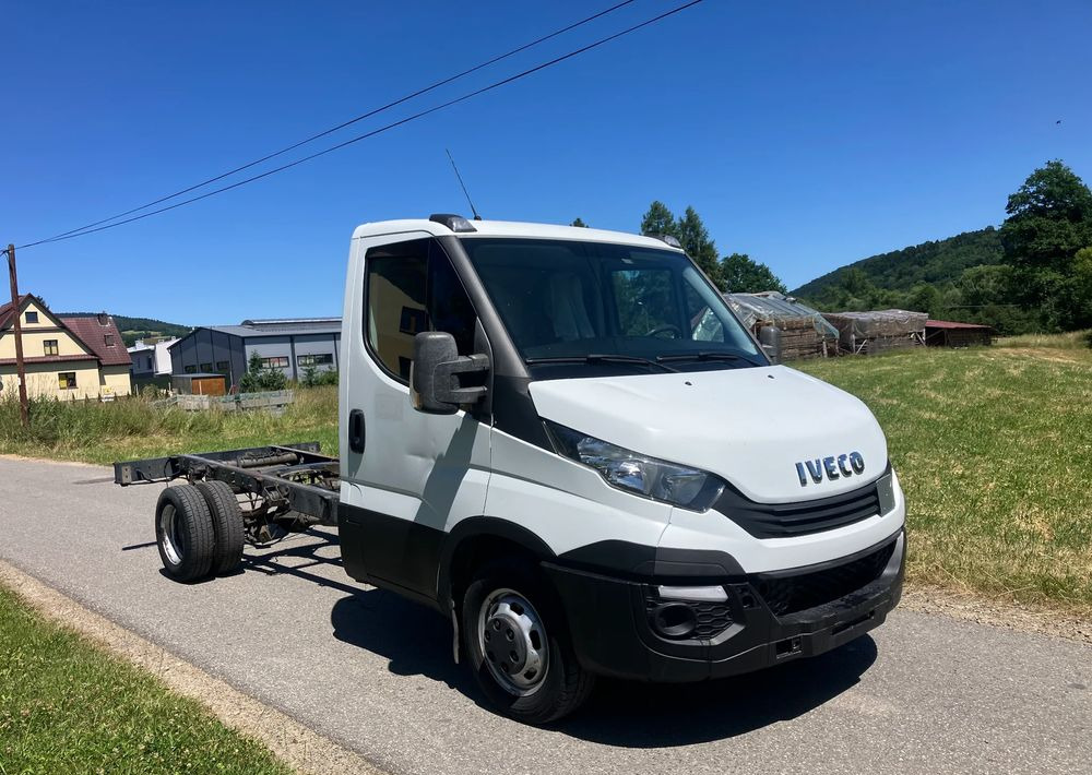 Iveco DAILY 35C13 ramo do zabudowy kiper wywrotka - Autocarro telaio: foto 2 Iveco DAILY 35C13 ramo do zabudowy kiper wywrotka - Autocarro telaio: foto 2