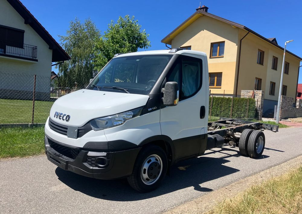 Iveco DAILY 35C13 ramo do zabudowy kiper wywrotka - Autocarro telaio: foto 1 Iveco DAILY 35C13 ramo do zabudowy kiper wywrotka - Autocarro telaio: foto 1