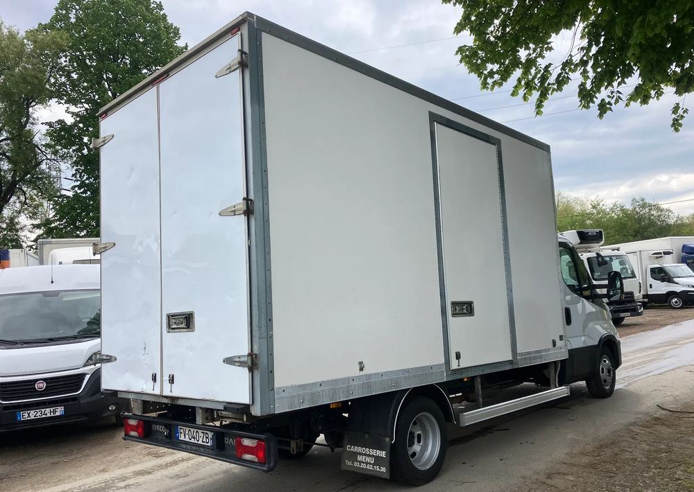 Iveco DAILY 35C16 kontener kurierka 3.0 silnik - Furgone box: foto 3 Iveco DAILY 35C16 kontener kurierka 3.0 silnik - Furgone box: foto 3