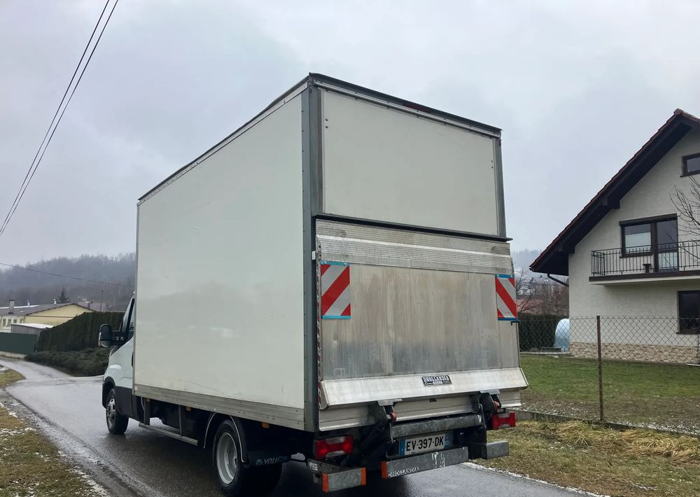 Iveco DAILY 35C16 kontener kurierka winda - Furgone box: foto 4 Iveco DAILY 35C16 kontener kurierka winda - Furgone box: foto 4