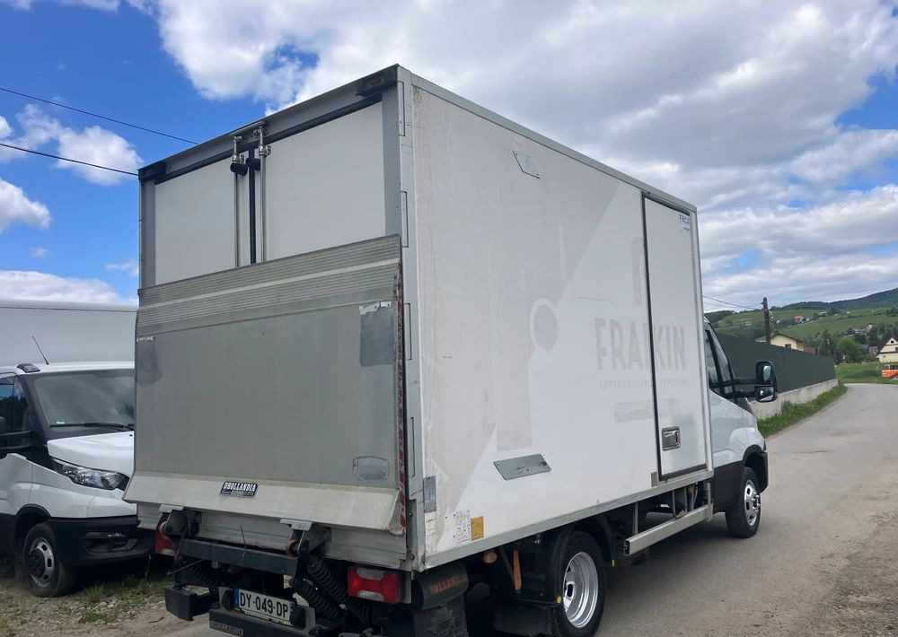 Iveco Daily 35C15 chłodnia 6 palet winda - Furgone frigo: foto 3 Iveco Daily 35C15 chłodnia 6 palet winda - Furgone frigo: foto 3