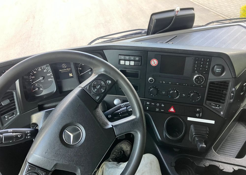 Mercedes-Benz ANTOS 1830 solidny kiper wywrotka blokada mostu - Autocarro ribaltabile: foto 3 Mercedes-Benz ANTOS 1830 solidny kiper wywrotka blokada mostu - Autocarro ribaltabile: foto 3