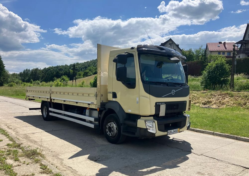 Volvo FL 280 skrzynia burtówka laweta - Autocarro con pianale/ Cassone fisso: foto 2 Volvo FL 280 skrzynia burtówka laweta - Autocarro con pianale/ Cassone fisso: foto 2