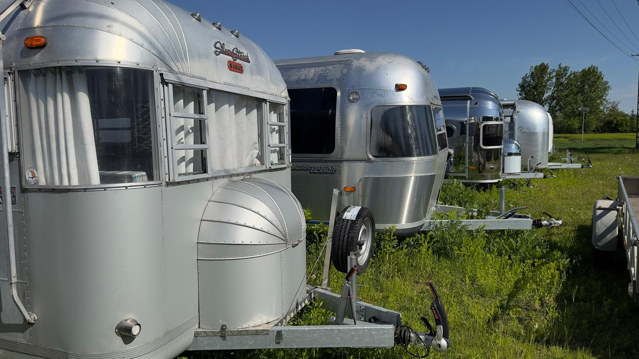 1992 Airstream Classic 1992 Airstream Classic – Fully Rebuilt Vintage Travel Trailer - Rimorchio autonegozio: foto 3 1992 Airstream Classic 1992 Airstream Classic – Fully Rebuilt Vintage Travel Trailer - Rimorchio autonegozio: foto 3