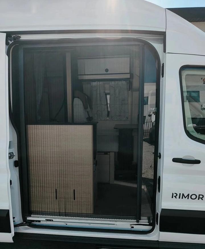 FORD Rimor NEW Ford Van 238 Truma Diesel Roller Shutters Remis AUTOMAT - Furgonato: foto 5 FORD Rimor NEW Ford Van 238 Truma Diesel Roller Shutters Remis AUTOMAT - Furgonato: foto 5