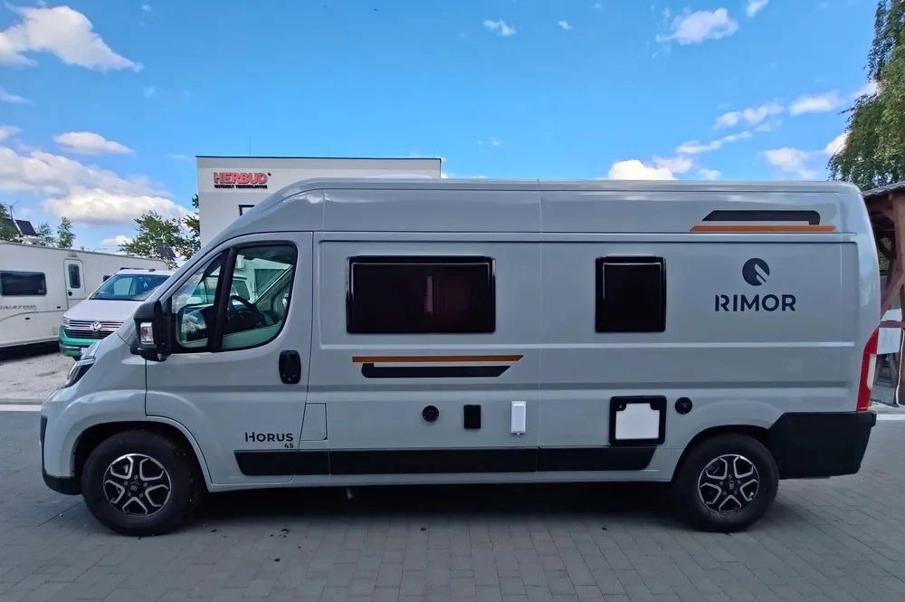 Fiat Ducato Rimor Horus 45 NEW AUTOMAT Grau Truma Diesel Lampen FULL LED 4-Sitzer - Furgonato: foto 3 Fiat Ducato Rimor Horus 45 NEW AUTOMAT Grau Truma Diesel Lampen FULL LED 4-Sitzer - Furgonato: foto 3
