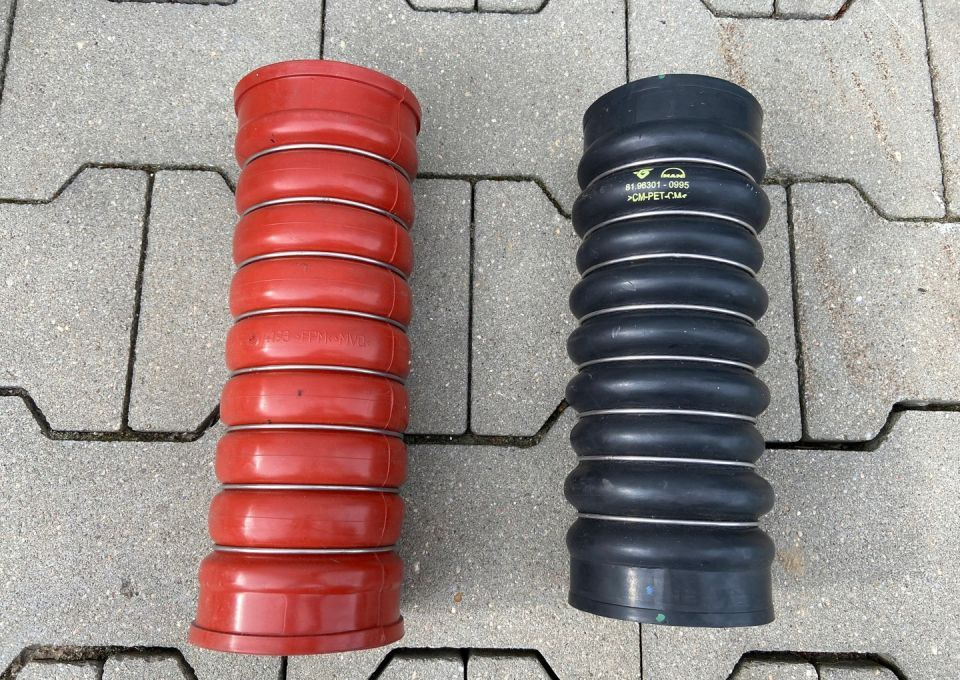 Guma chłodnicy MAN TGX TGS TG3 NOWA łącznik - Radiatore per Camion: foto 1 Guma chłodnicy MAN TGX TGS TG3 NOWA łącznik - Radiatore per Camion: foto 1