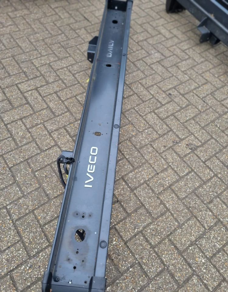 IVECO DAILY BELKA ZDERZAK TYŁ PARKTRONIC NOWY - Carrozzeria ed esterni: foto 2 IVECO DAILY BELKA ZDERZAK TYŁ PARKTRONIC NOWY - Carrozzeria ed esterni: foto 2