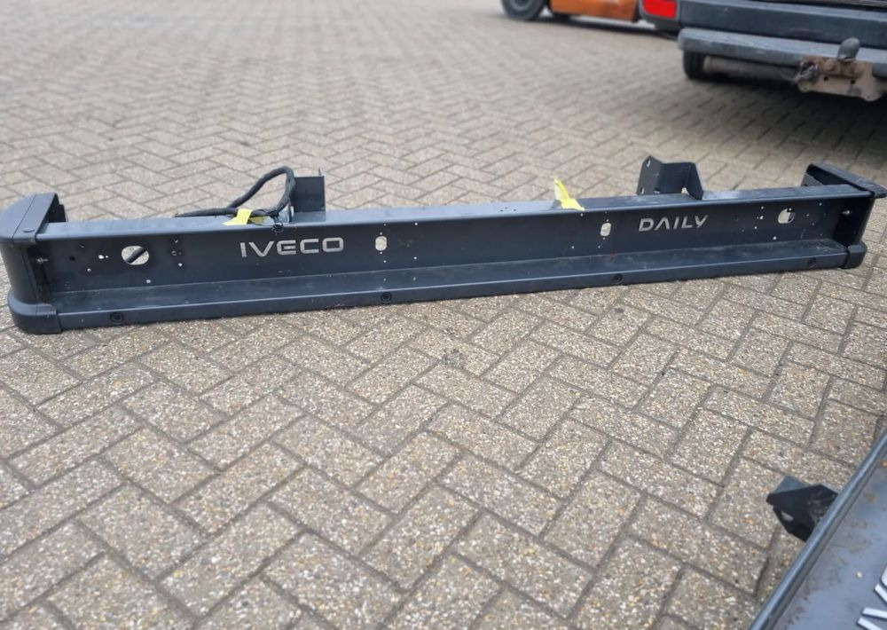 IVECO DAILY BELKA ZDERZAK TYŁ PARKTRONIC NOWY - Carrozzeria ed esterni: foto 1 IVECO DAILY BELKA ZDERZAK TYŁ PARKTRONIC NOWY - Carrozzeria ed esterni: foto 1