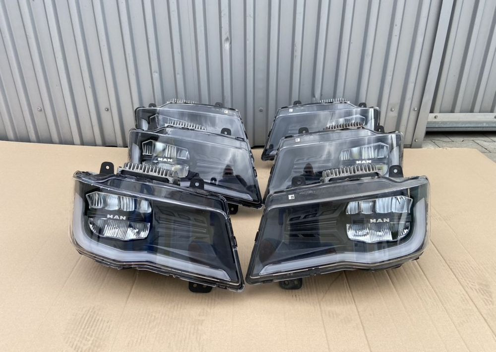 Lampa LED MAN TG3 TGX nowy model reflektor - Fanale per Camion: foto 1 Lampa LED MAN TG3 TGX nowy model reflektor - Fanale per Camion: foto 1