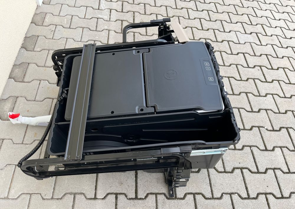 Lodówka MAN TGX euro 6 lift chłodziarka schowek szuflada - Cabina e interni per Camion: foto 3 Lodówka MAN TGX euro 6 lift chłodziarka schowek szuflada - Cabina e interni per Camion: foto 3