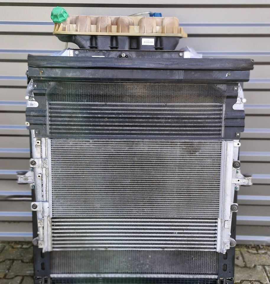 MAN TG3 TGX CHŁODNICA KOMPLET CHŁODNIC - Sistema di raffreddamento: foto 2 MAN TG3 TGX CHŁODNICA KOMPLET CHŁODNIC - Sistema di raffreddamento: foto 2