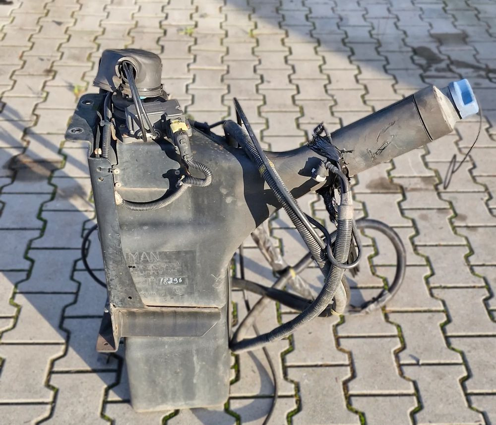 MAN TG3 TGX ZBIORNIK ADBLUE 81.15402-5037 - Sistema di alimentazione: foto 3 MAN TG3 TGX ZBIORNIK ADBLUE 81.15402-5037 - Sistema di alimentazione: foto 3