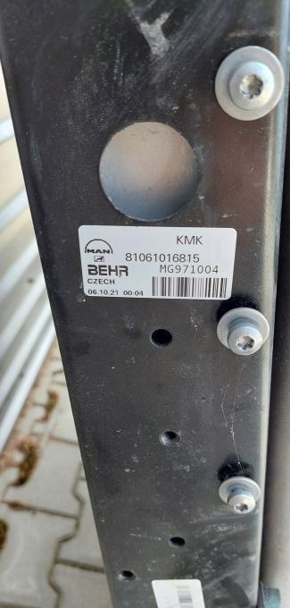 MAN TGS TG3 NOWY MODEL CHŁODNICA CHŁODNICE KOMPLET - Radiatore per Camion: foto 4 MAN TGS TG3 NOWY MODEL CHŁODNICA CHŁODNICE KOMPLET - Radiatore per Camion: foto 4