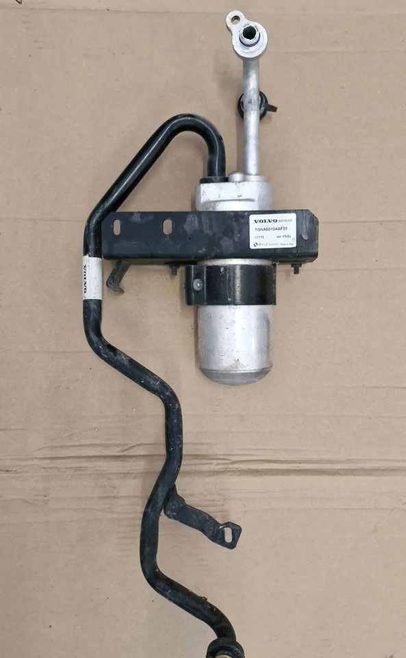VOLVO FH4 FH5 SKRAPLACZ KLIMATYZACJI - Condensatore per Camion: foto 1 VOLVO FH4 FH5 SKRAPLACZ KLIMATYZACJI - Condensatore per Camion: foto 1