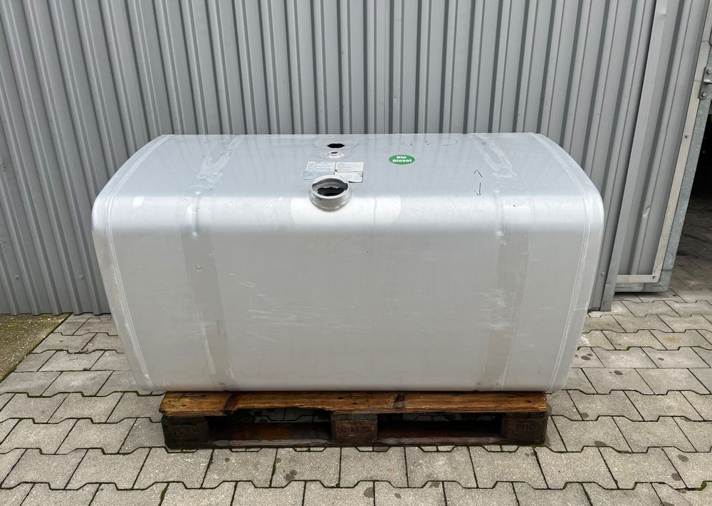Zbiornik paliwa MAN TGX TGS 580 litrów bak - Sistema di alimentazione per Camion: foto 1 Zbiornik paliwa MAN TGX TGS 580 litrów bak - Sistema di alimentazione per Camion: foto 1