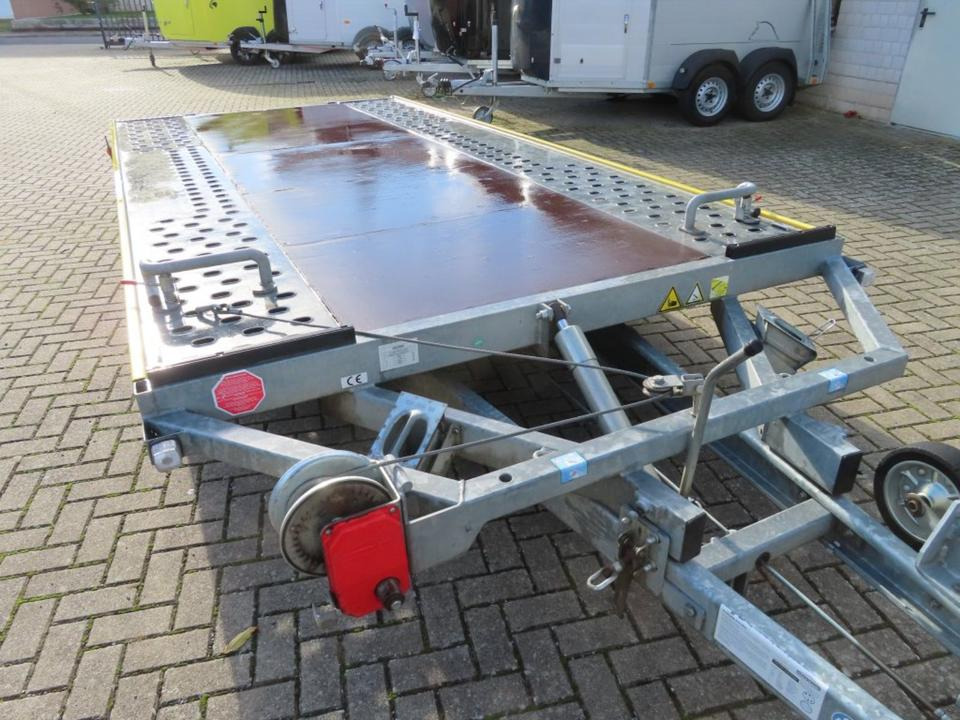 Böckmann PKW-Anhänger, Autotransporter, 3,0to. kippbar, 100 km/h - Rimorchio bisarca: foto 4 Böckmann PKW-Anhänger, Autotransporter, 3,0to. kippbar, 100 km/h - Rimorchio bisarca: foto 4