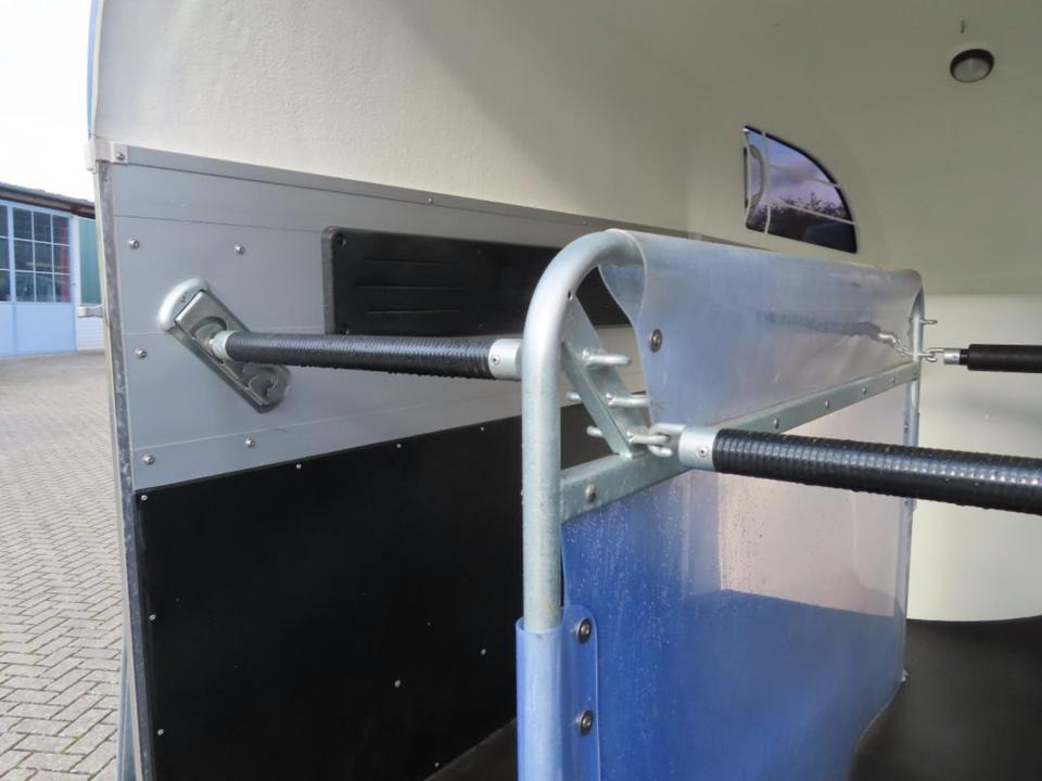 Böckmann Pferdeanhänger Champion R, Alub., 100 km/h - Trailer trasporto cavalli: foto 5 Böckmann Pferdeanhänger Champion R, Alub., 100 km/h - Trailer trasporto cavalli: foto 5