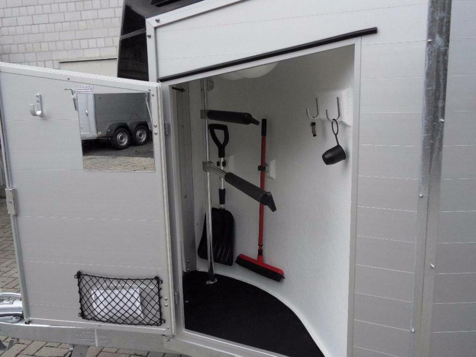 Böckmann Pferdeanhänger Champion R, Alub., 100 km/h - Trailer trasporto cavalli: foto 2 Böckmann Pferdeanhänger Champion R, Alub., 100 km/h - Trailer trasporto cavalli: foto 2