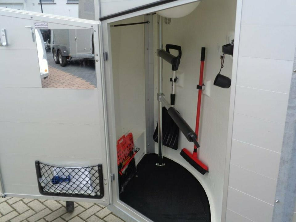 Böckmann Pferdeanhänger Champion R Sattelkammer Aluboden - Trailer trasporto cavalli: foto 3 Böckmann Pferdeanhänger Champion R Sattelkammer Aluboden - Trailer trasporto cavalli: foto 3