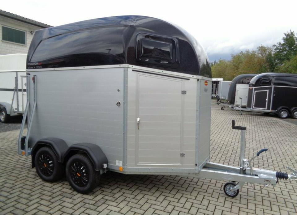 Böckmann Pferdeanhänger Champion Sattelkammer - Trailer trasporto cavalli: foto 2 Böckmann Pferdeanhänger Champion Sattelkammer - Trailer trasporto cavalli: foto 2