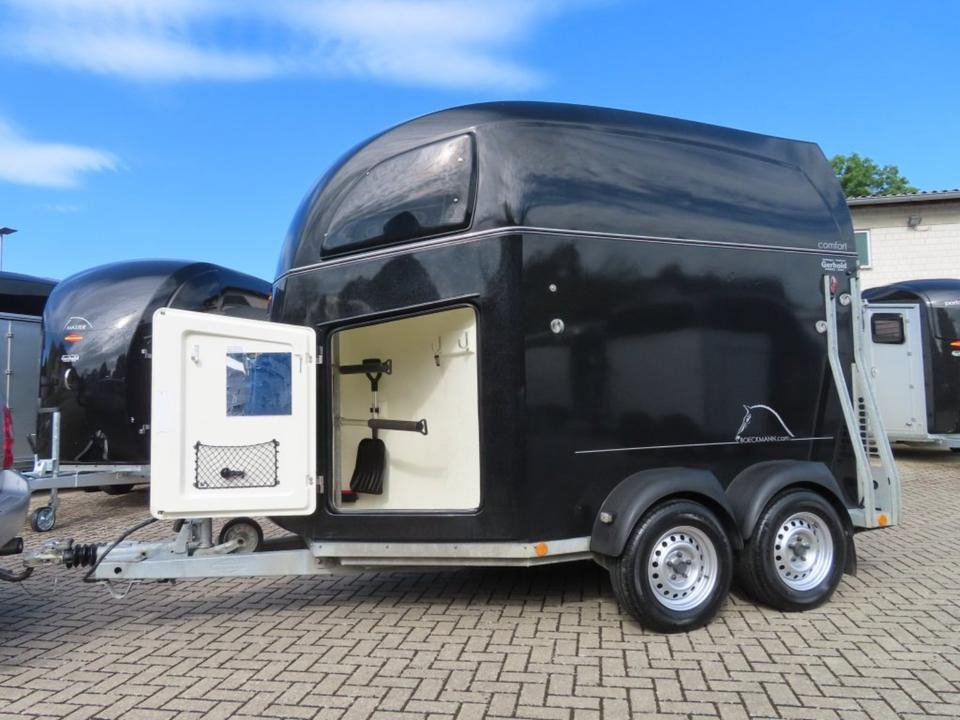 Böckmann Pferdeanhänger, Comfort, Alub. Sattelk. 100 km/h - Trailer trasporto cavalli: foto 2 Böckmann Pferdeanhänger, Comfort, Alub. Sattelk. 100 km/h - Trailer trasporto cavalli: foto 2