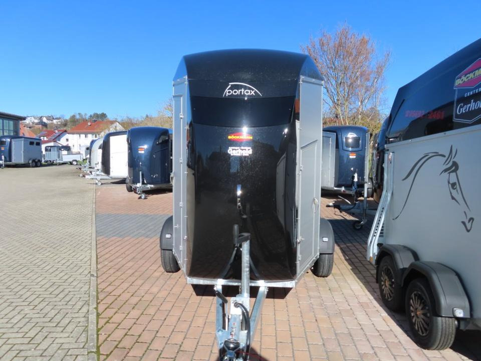 Trailer trasporto cavalli Böckmann Portax SKA 2025 Neu, Pferdeanhänger Sattelkammer,100 km: foto 19 Trailer trasporto cavalli Böckmann Portax SKA 2025 Neu, Pferdeanhänger Sattelkammer,100 km: foto 19