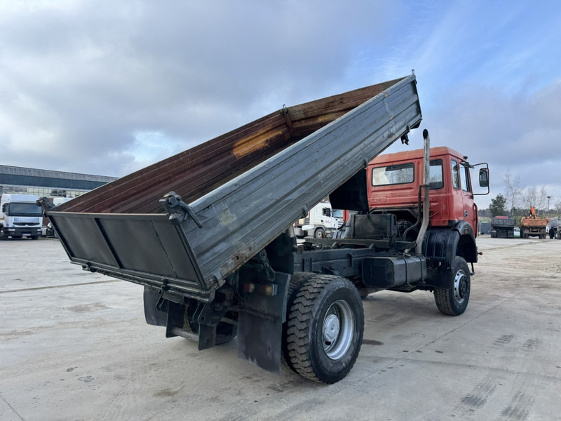 Iveco Magirus 180-23 (GRAND PONT / 4X4 / LAMES / POMPE MANUELLE) - Autocarro ribaltabile: foto 5 Iveco Magirus 180-23 (GRAND PONT / 4X4 / LAMES / POMPE MANUELLE) - Autocarro ribaltabile: foto 5
