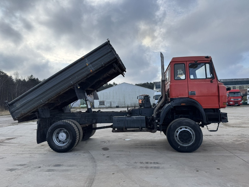 Iveco Magirus 180-23 (GRAND PONT / 4X4 / LAMES / POMPE MANUELLE) - Autocarro ribaltabile: foto 4 Iveco Magirus 180-23 (GRAND PONT / 4X4 / LAMES / POMPE MANUELLE) - Autocarro ribaltabile: foto 4