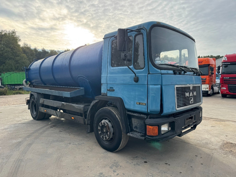 MAN 18.232 (12.000L / STEEL SUSPENSION / 6 CYLINDER WITH MANUAL PUMP) - Autospurgo: foto 3 MAN 18.232 (12.000L / STEEL SUSPENSION / 6 CYLINDER WITH MANUAL PUMP) - Autospurgo: foto 3
