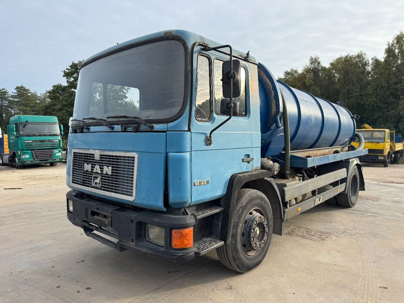 MAN 18.232 (12.000L / STEEL SUSPENSION / 6 CYLINDER WITH MANUAL PUMP) - Autospurgo: foto 1 MAN 18.232 (12.000L / STEEL SUSPENSION / 6 CYLINDER WITH MANUAL PUMP) - Autospurgo: foto 1