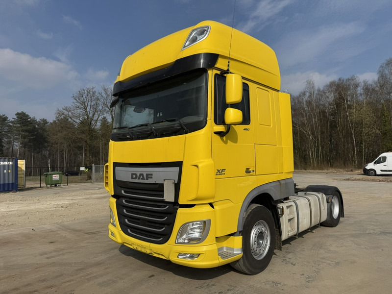DAF 106 XF 460 Super Space Cab (MANUAL GEARBOX / BOITE MANUELLE / EURO 6) - Trattore stradale: foto 1 DAF 106 XF 460 Super Space Cab (MANUAL GEARBOX / BOITE MANUELLE / EURO 6) - Trattore stradale: foto 1