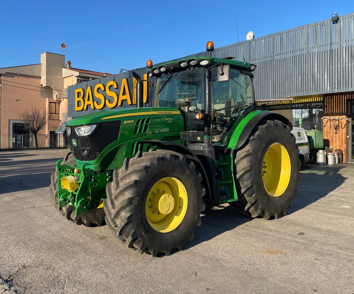 JOHN DEERE 6145 R - Trattore: foto 1 JOHN DEERE 6145 R - Trattore: foto 1