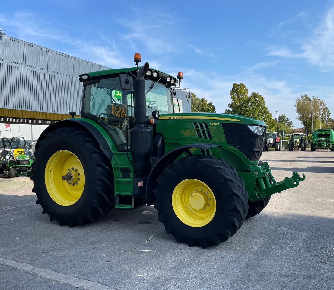 JOHN DEERE 6175 R - Trattore: foto 2 JOHN DEERE 6175 R - Trattore: foto 2