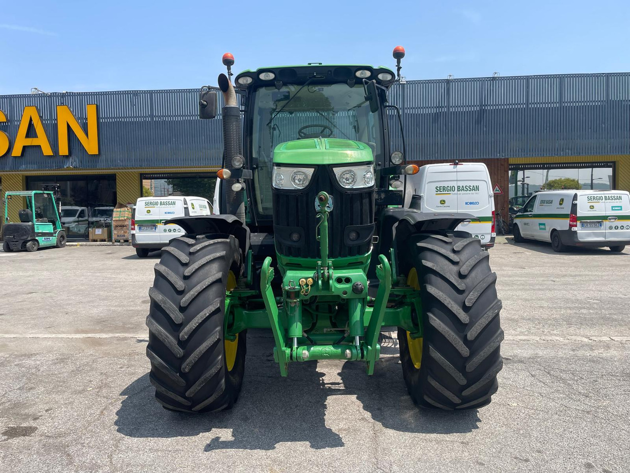 JOHN DEERE 6190 R - Trattore: foto 3 JOHN DEERE 6190 R - Trattore: foto 3