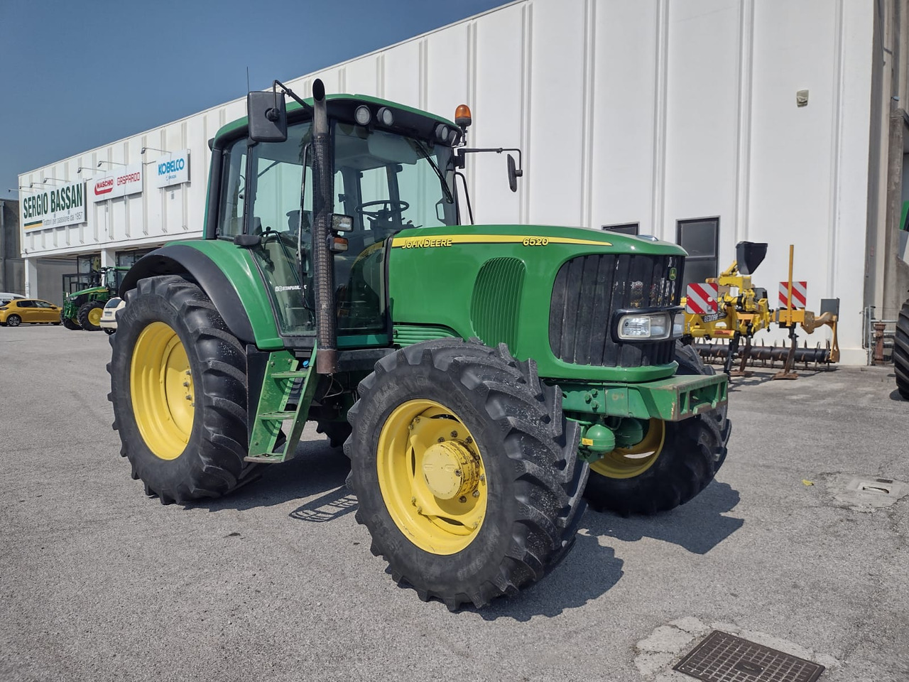JOHN DEERE 6520 PREMIUM - Trattore: foto 3 JOHN DEERE 6520 PREMIUM - Trattore: foto 3