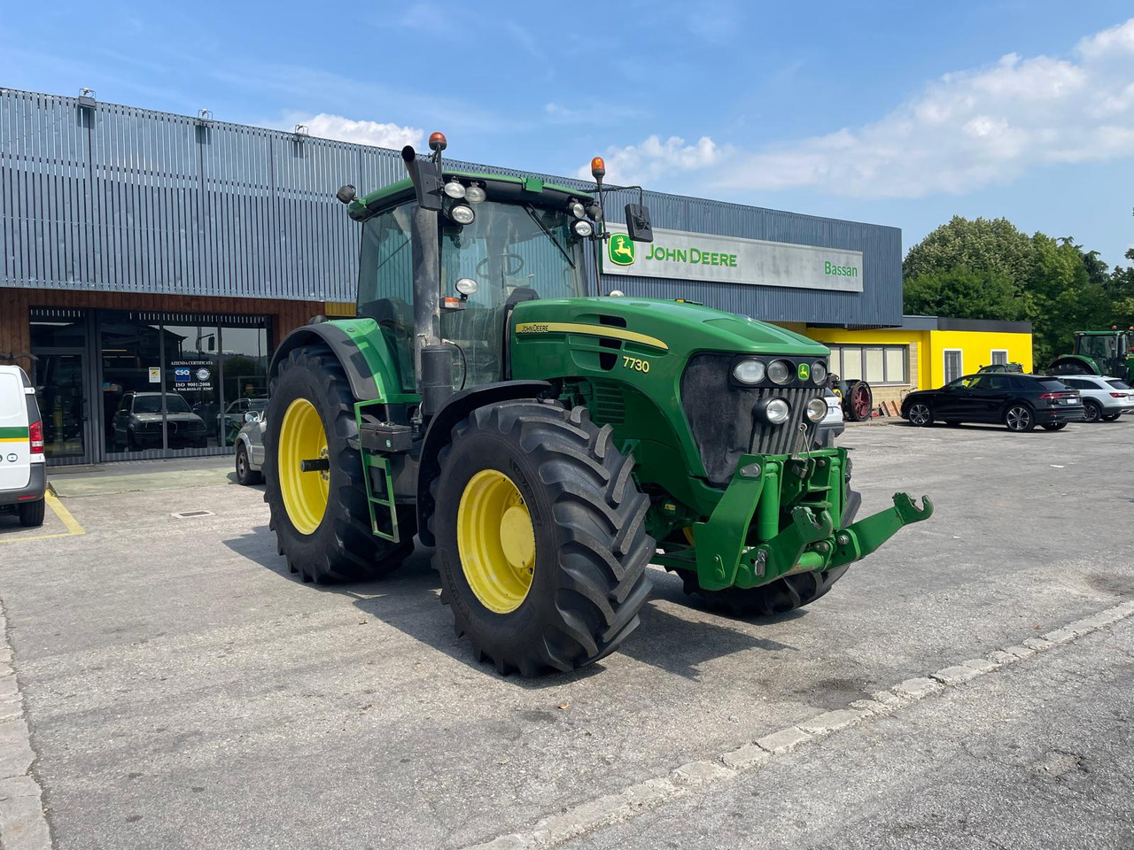 JOHN DEERE 7730 - Trattore: foto 2 JOHN DEERE 7730 - Trattore: foto 2