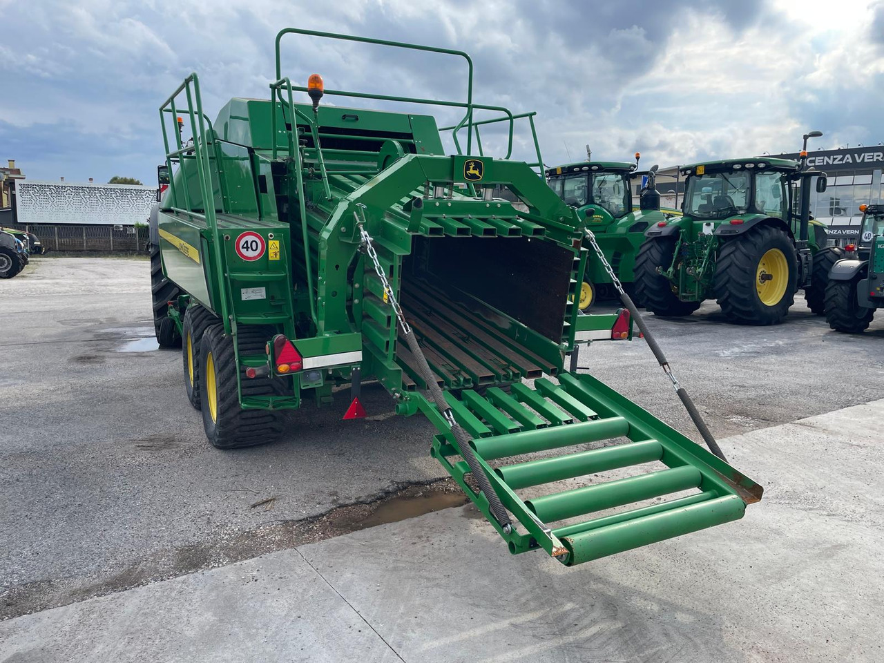 JOHN DEERE PRESSA L1534 - Pressa quadra: foto 3 JOHN DEERE PRESSA L1534 - Pressa quadra: foto 3