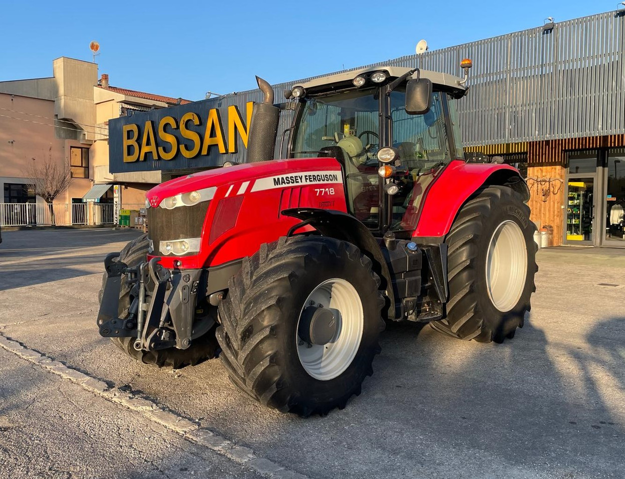MASSEY FERGUSON 7718 DYNA-VT - Trattore: foto 1 MASSEY FERGUSON 7718 DYNA-VT - Trattore: foto 1
