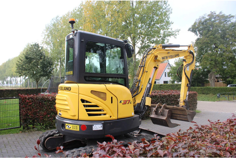 New Holland E37C - Mini gru: foto 3 New Holland E37C - Mini gru: foto 3