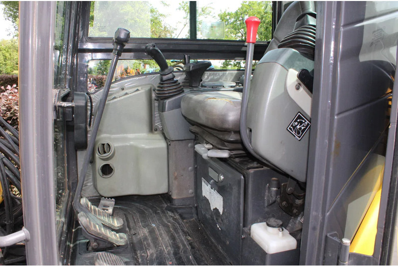 Miniescavatore New Holland E37C binnendraaier: foto 11