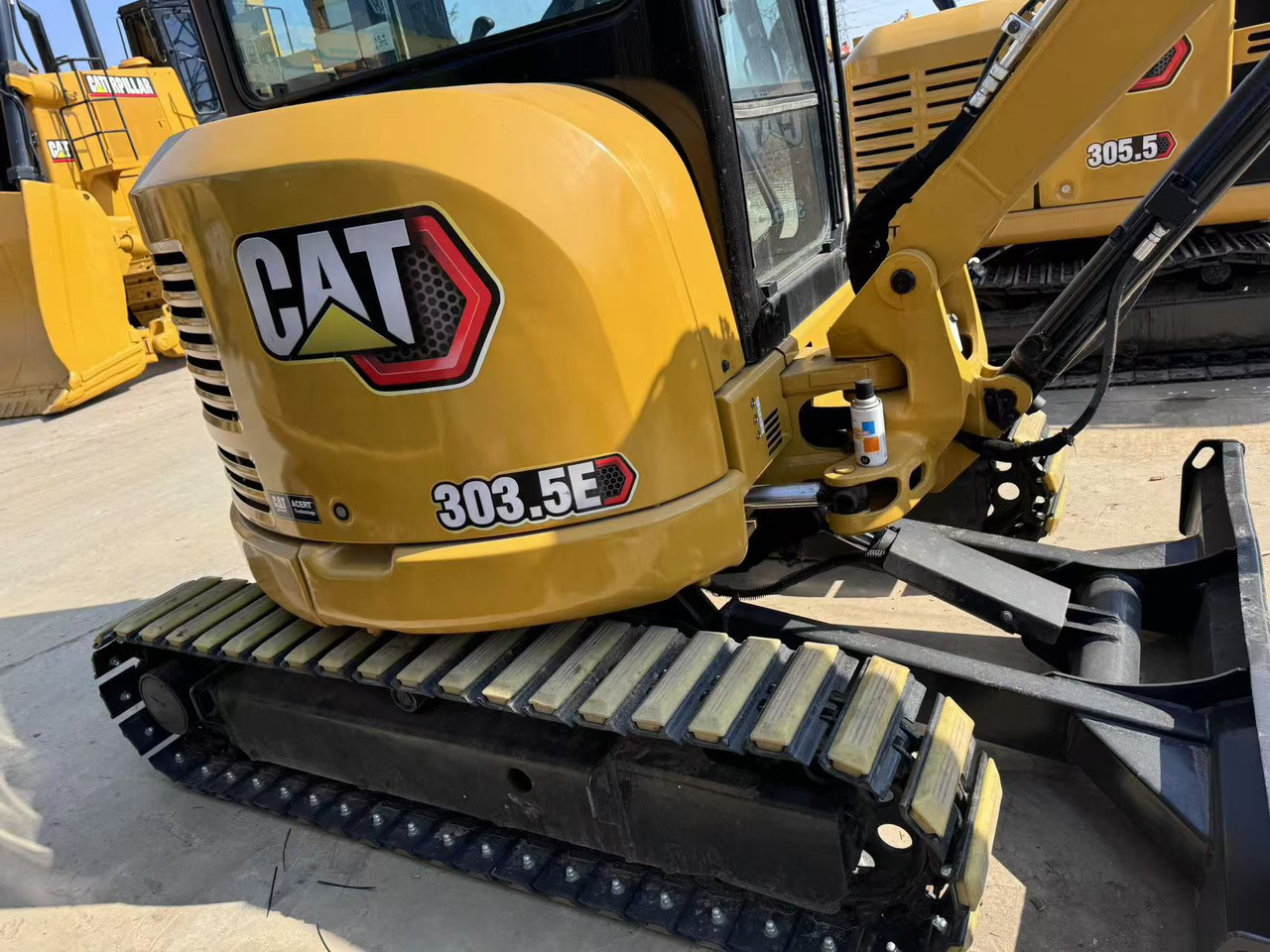 Miniescavatore CATERPILLAR Nearly 90% of brand new Caterpillar 303.5 3-ton mini excavators are available for sale. Caterpillar 303.5 305.5 306 307 excavators are also available for sale. [ Copy ]: foto 6