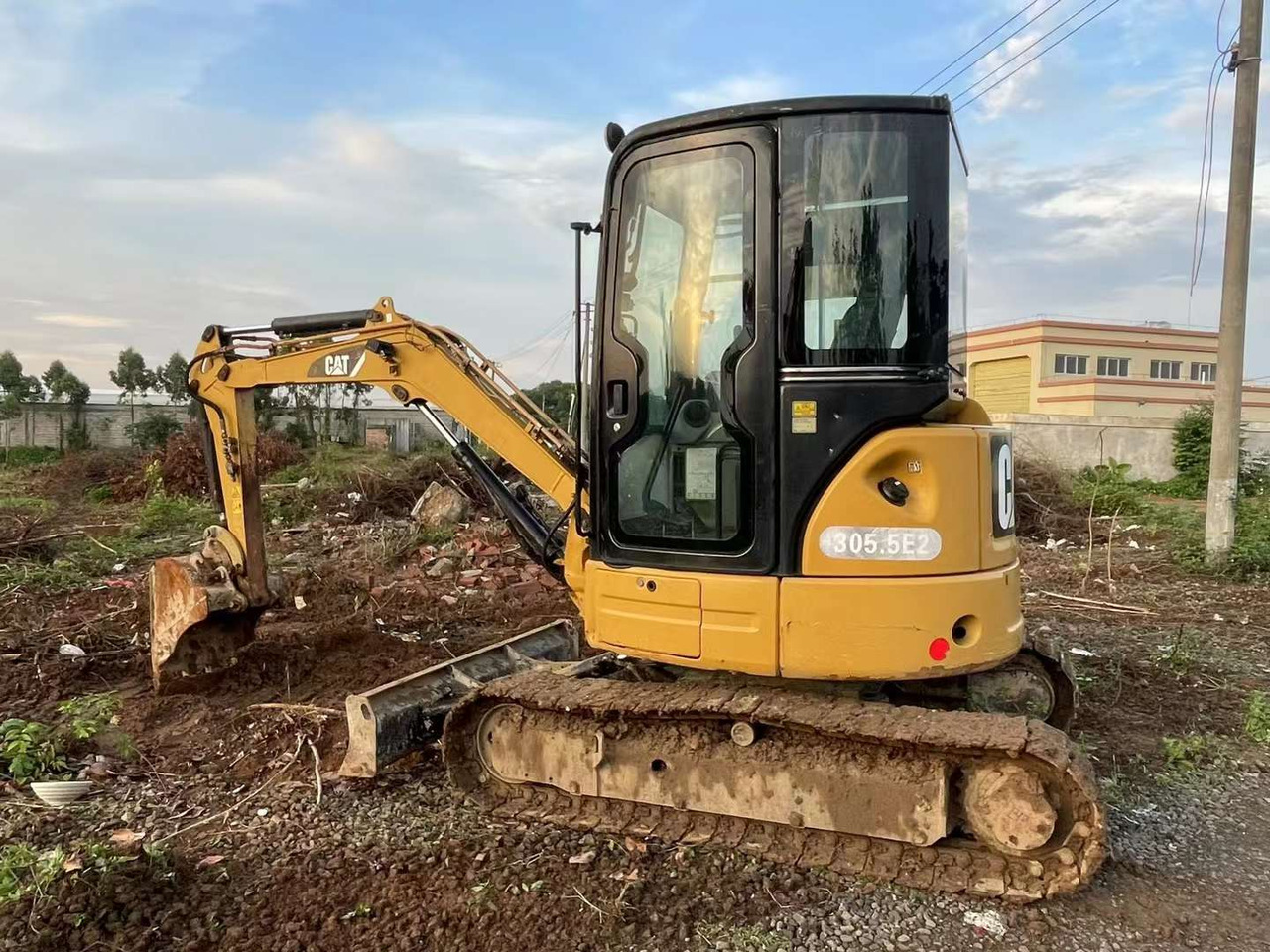 CATERPILLAR Used 303.5e Excavator - Miniescavatore: foto 1 CATERPILLAR Used 303.5e Excavator - Miniescavatore: foto 1